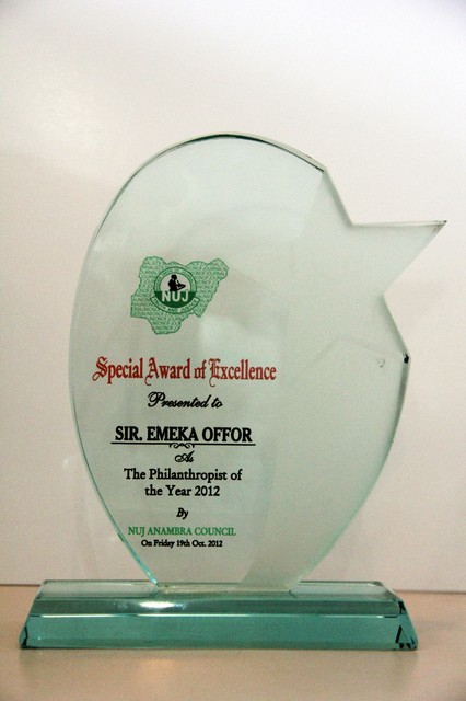 Sir Emeka Offor Receives “Philantropist of the Year 2012” Award